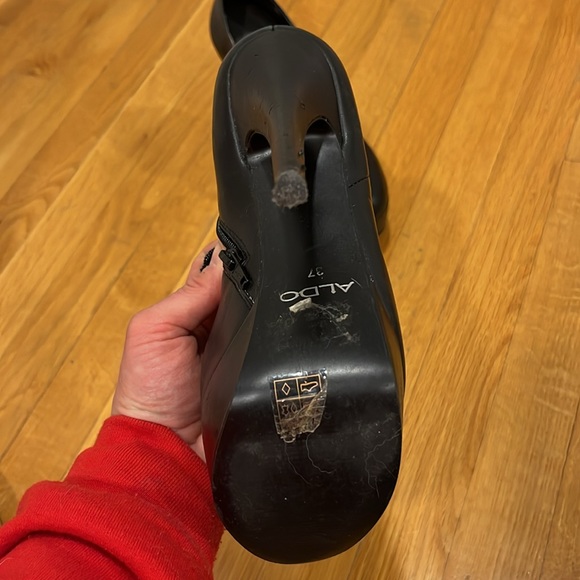 ALDO black booties. Lightly worn - Picture 3 of 4